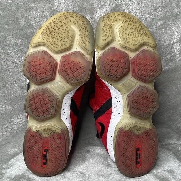 Nike LeBron XIV “University Red” Basketball Shoes Men’s 10.5 Red/Black/White - Picture 12 of 13